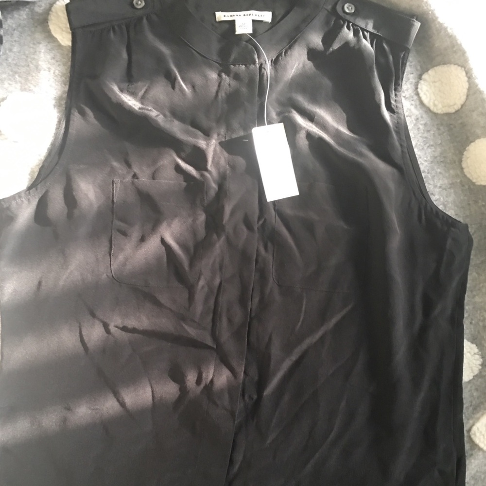 Banana Republic Sz 12 Black silk blouse NWT